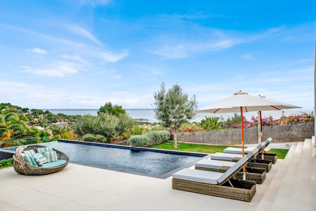 Sea view luxury villa in a sought-after location in Costa den Blanes (2)