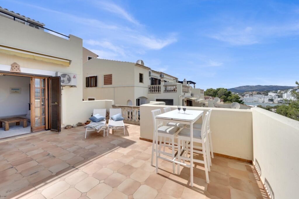 Charming apartment with large terrace in Mediterranean complex with pool in Santa Ponsa (7)