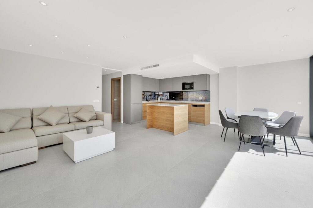 Modernized, bright apartment in complex with pool in the heart of Portals Nous (26)