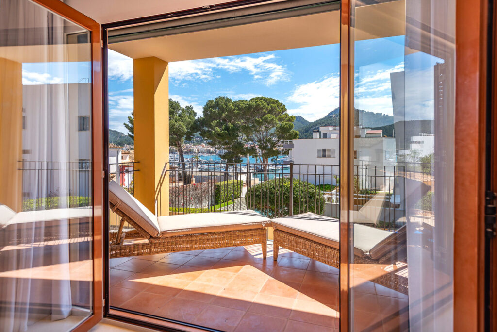 Renovated apartment with harbor view in well-kept complex with pool in Puerto Andratx (1)