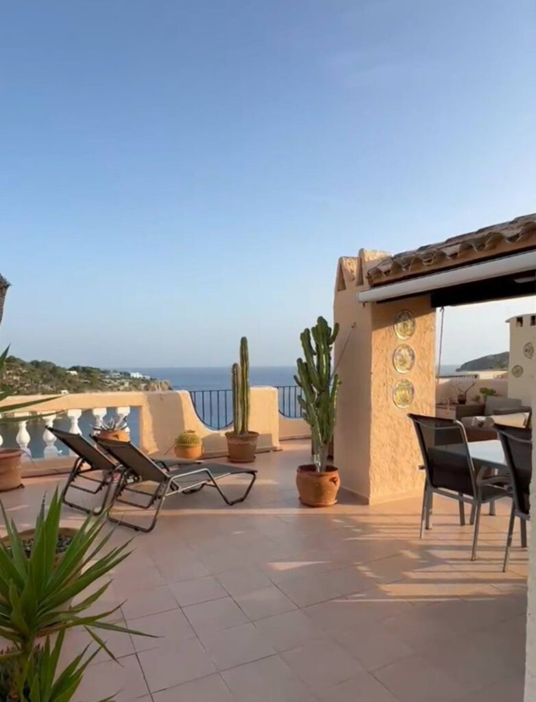 Fantastic penthouse in 1st sealine complex in Santa Ponsa, Majorca (1)