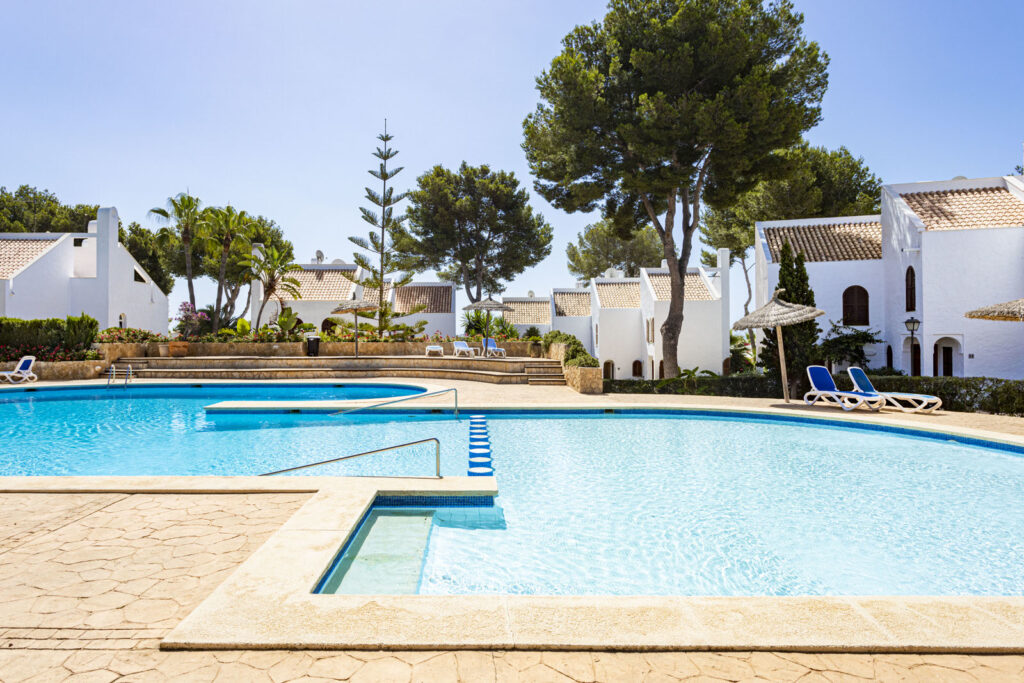 Renoviertes Reihenhaus mit Teilmeerblick in Sol de Mallorca (15)
