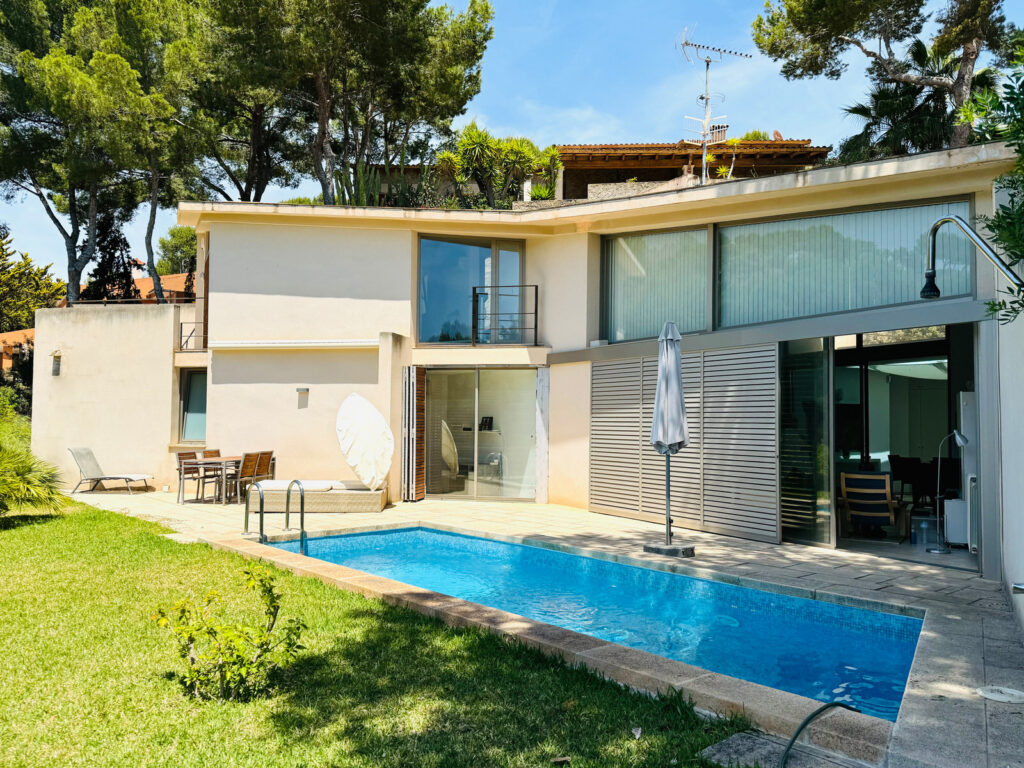 Architect property with pool and garden in SW (10)