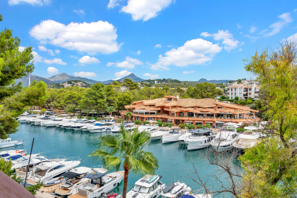 Charming apartment right on the marina of Santa Ponsa (20)