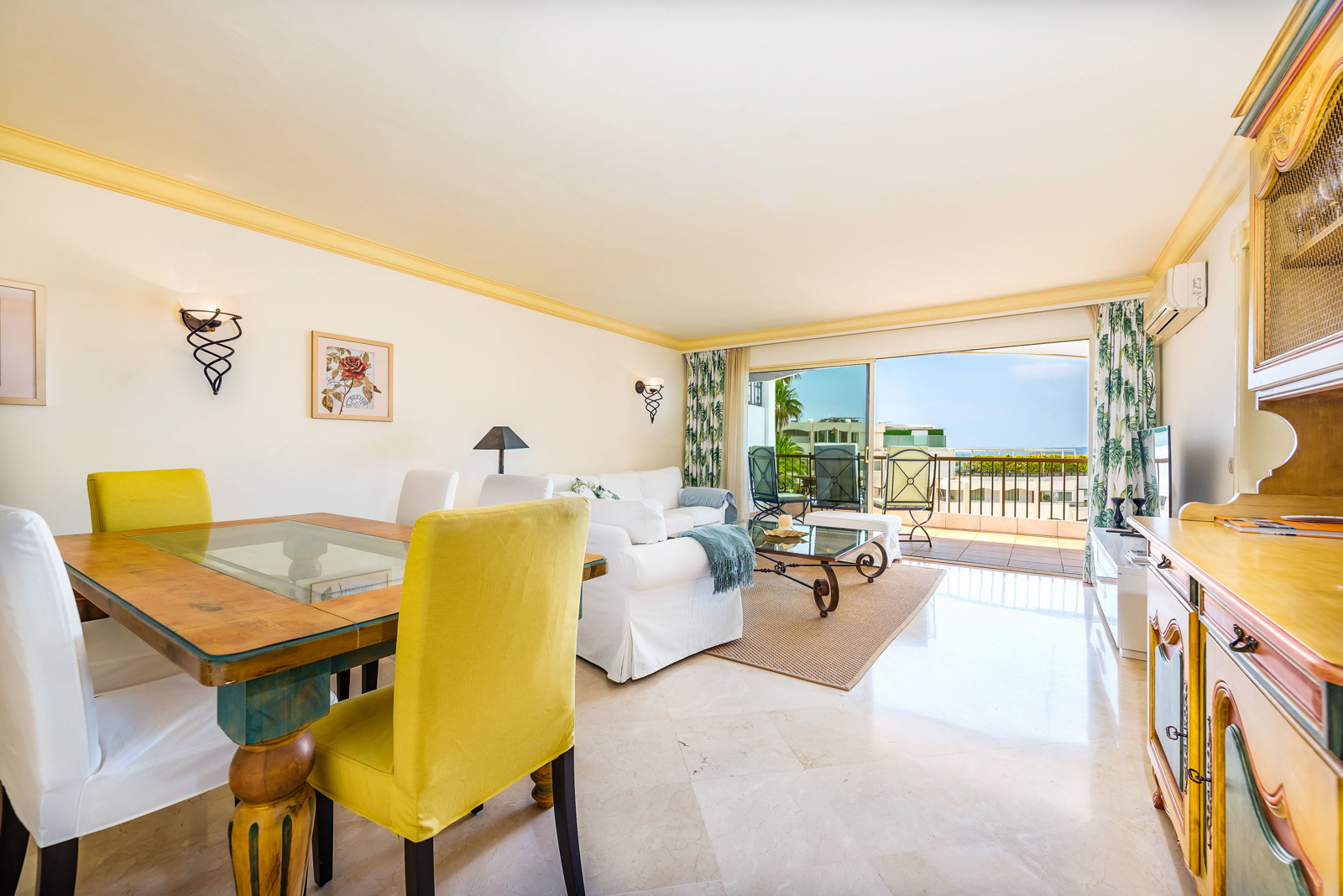 Bright apartment with partial seaview in luxury Puerto Portals, ref. 3410-43