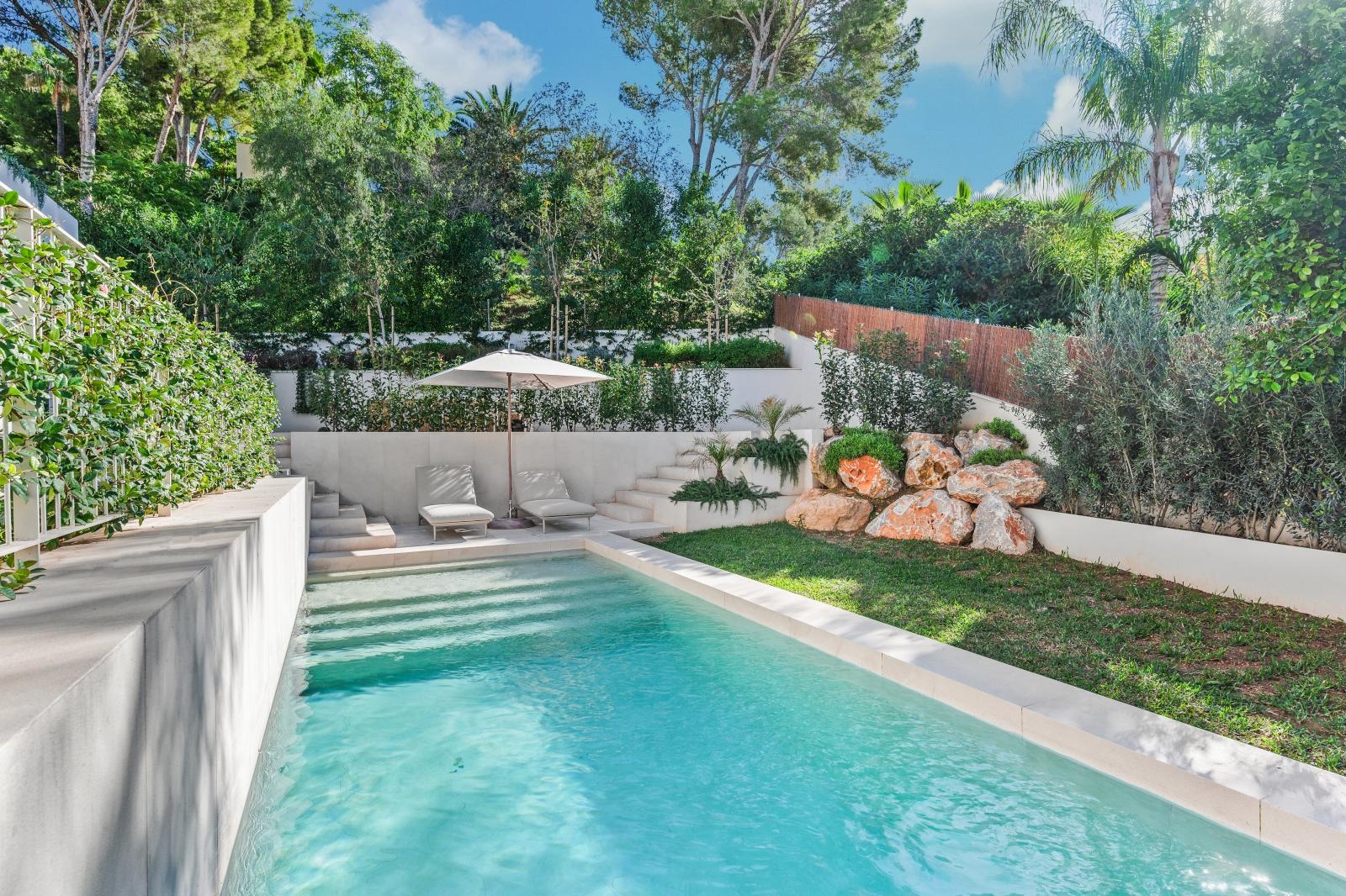 Luxurious newly built villa with sea views in Portals Nous, near the noble harbour and Palma (31)