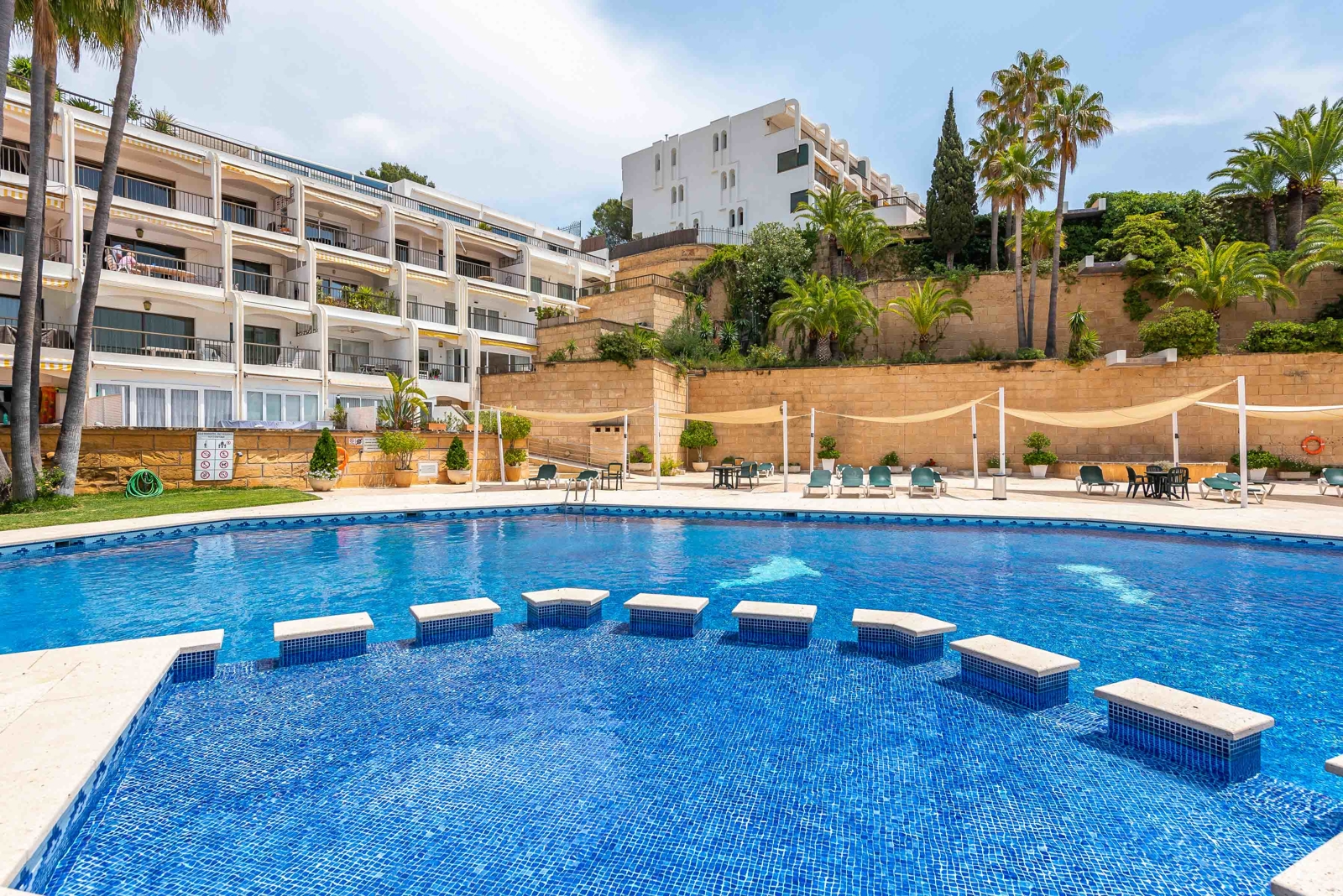 Bright apartment with partial seaview in luxury Puerto Portals, ref. 3410-43