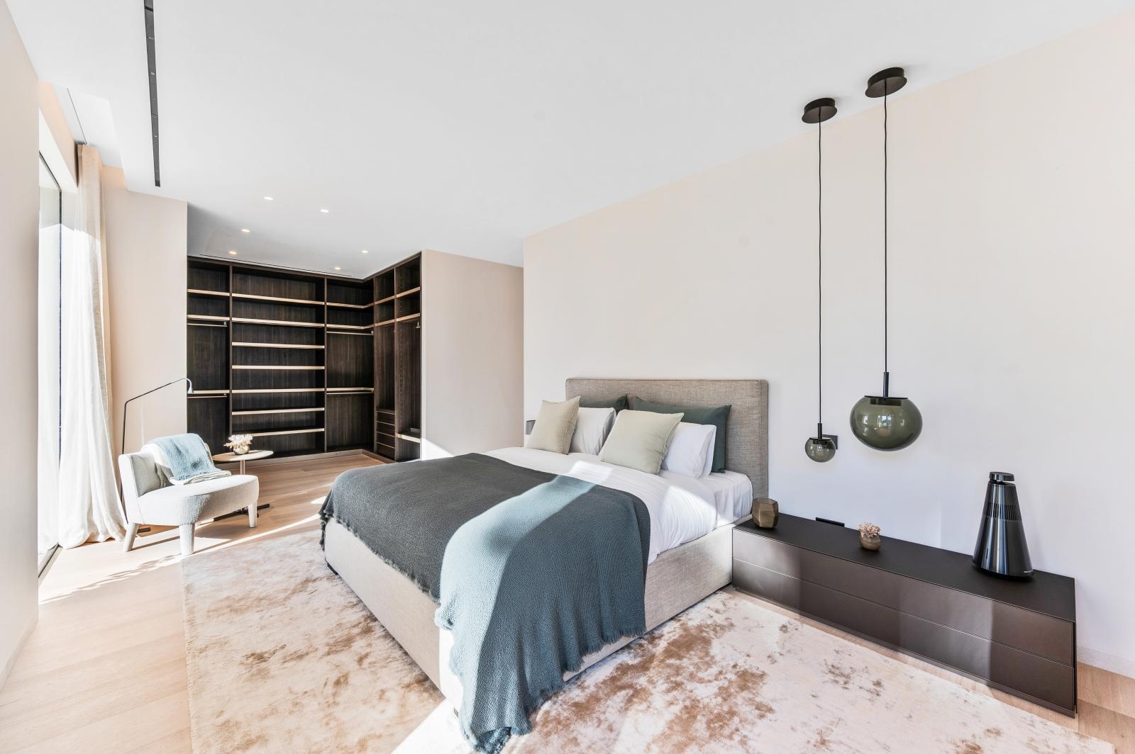 Luxurious newly built villa with sea views in Portals Nous, near the noble harbour and Palma (17)