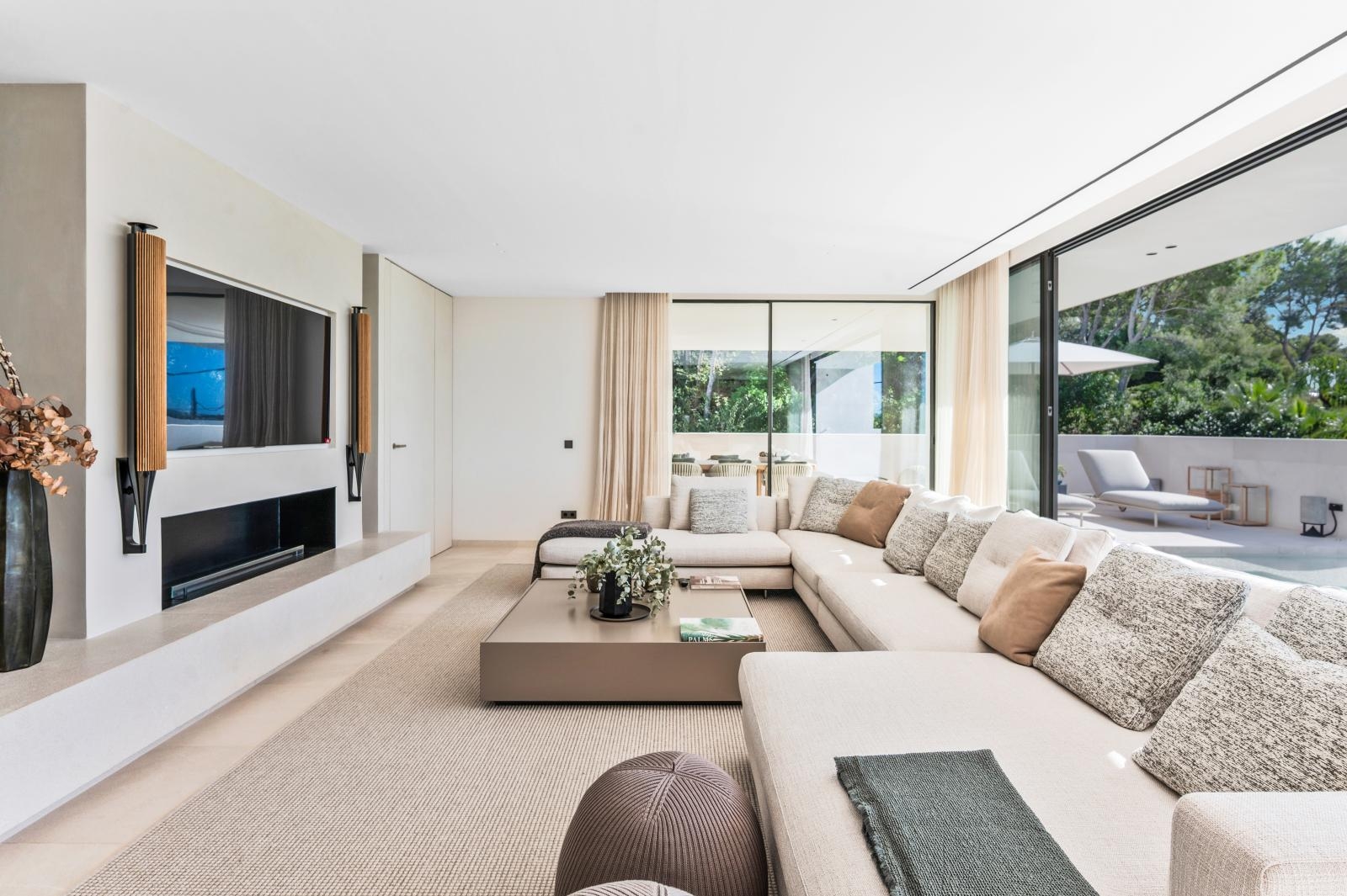 Luxurious newly built villa with sea views in Portals Nous, near the noble harbour and Palma (33)