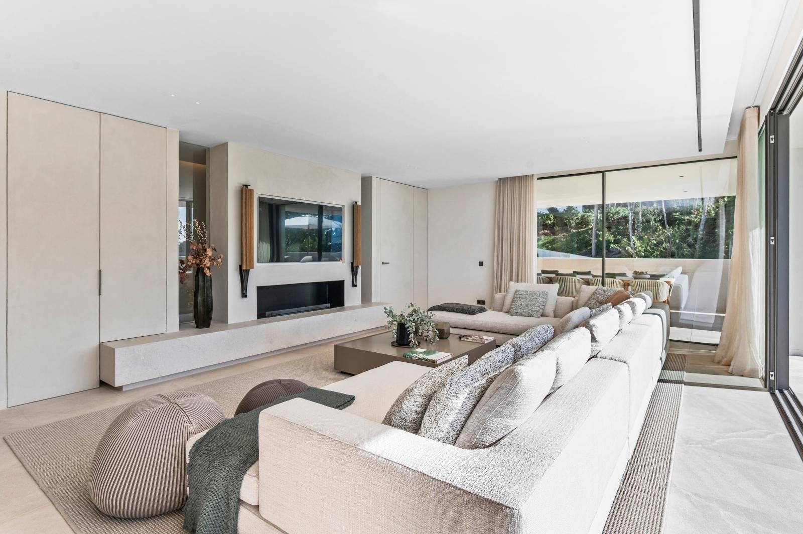 Luxurious newly built villa with sea views in Portals Nous, near the noble harbour and Palma (34)