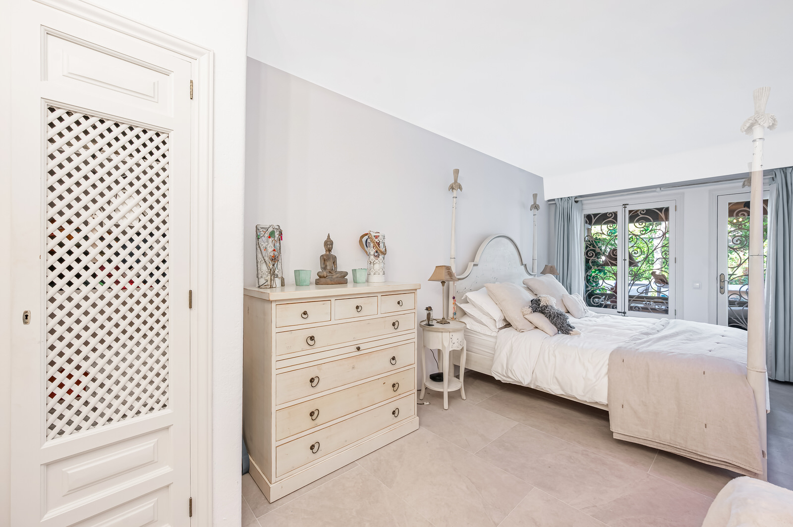 Luxurious ground floor apartment in complex with direct beach access and 4 pools in Costa de la Calma (14)