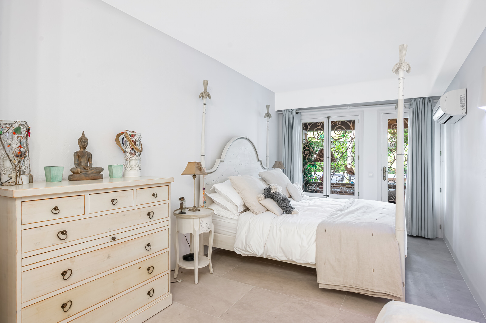 Luxurious ground floor apartment in complex with direct beach access and 4 pools in Costa de la Calma (15)