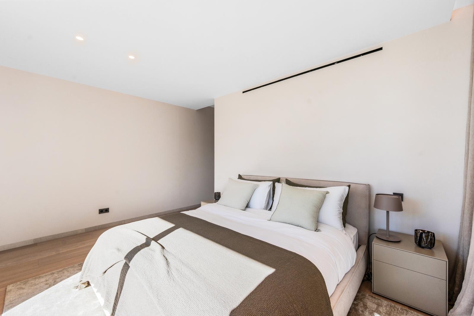 Luxurious newly built villa with sea views in Portals Nous, near the noble harbour and Palma (10)