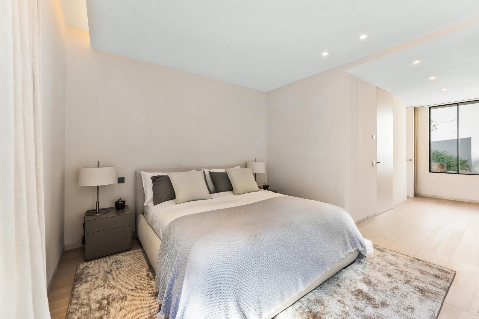 Luxurious newly built villa with sea views in Portals Nous, near the noble harbour and Palma (19)