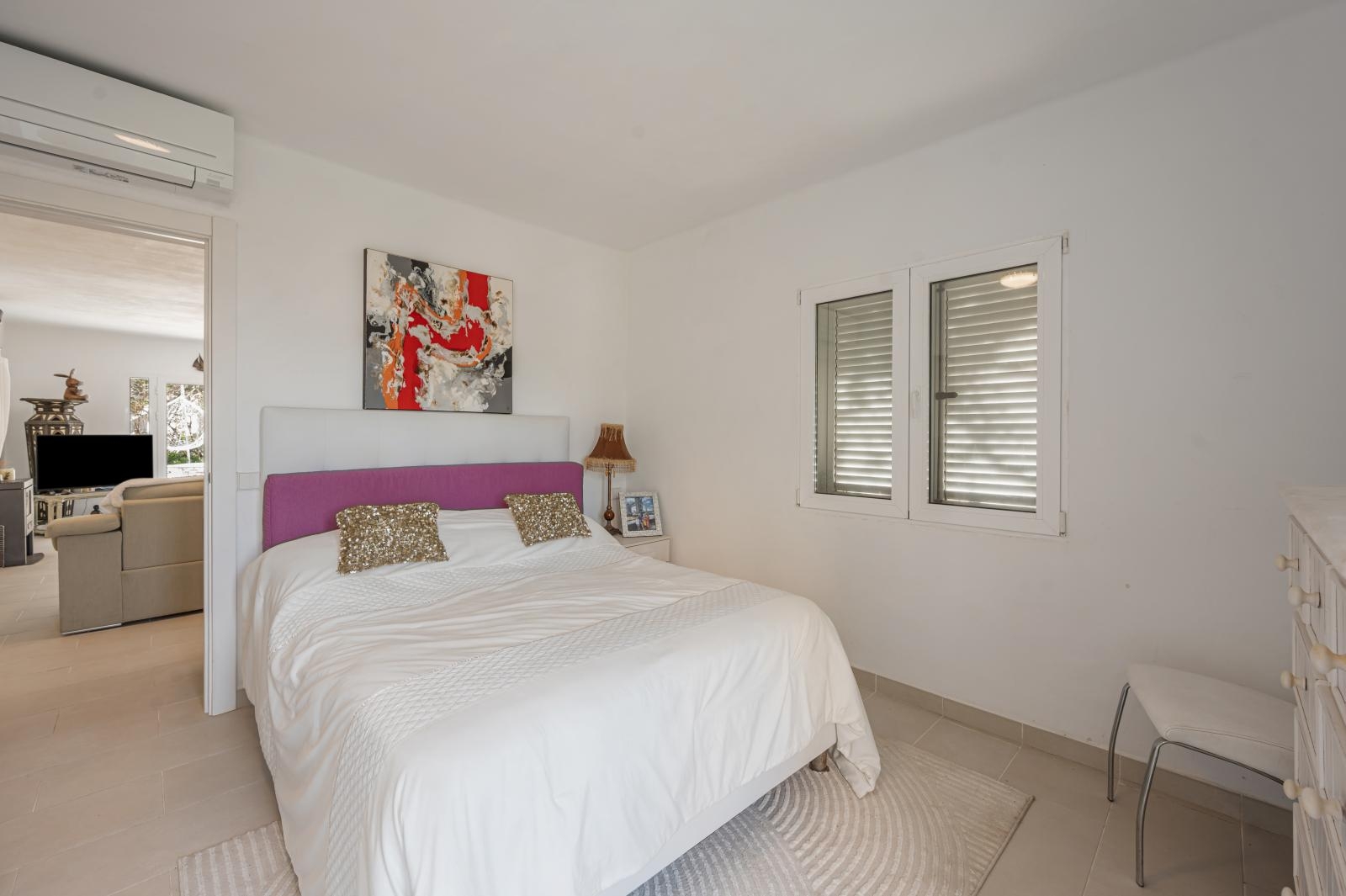 Beautiful, detached house with sea views, garden and two terraces in a good location in Sant Elm (5)