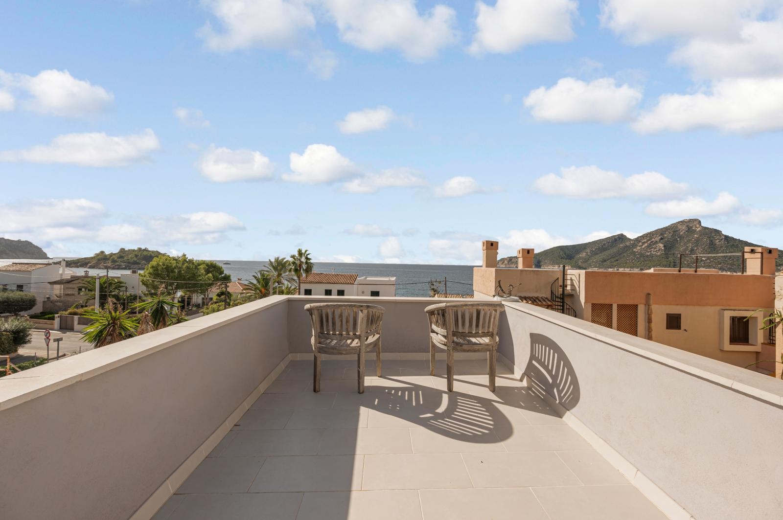 Beautiful, detached house with sea views, garden and two terraces in a good location in Sant Elm (19)