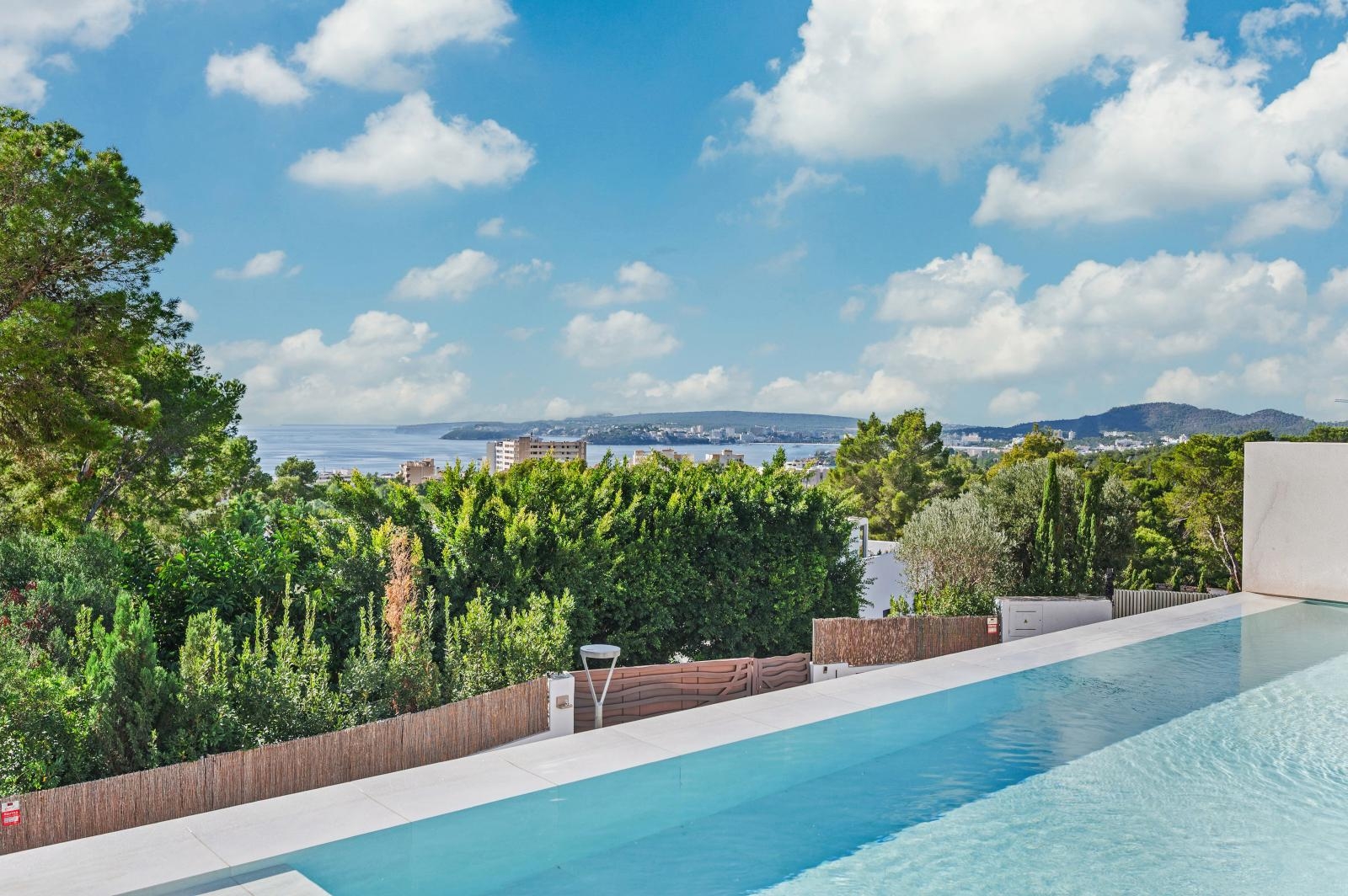 Luxurious newly built villa with sea views in Portals Nous, near the noble harbour and Palma (37)