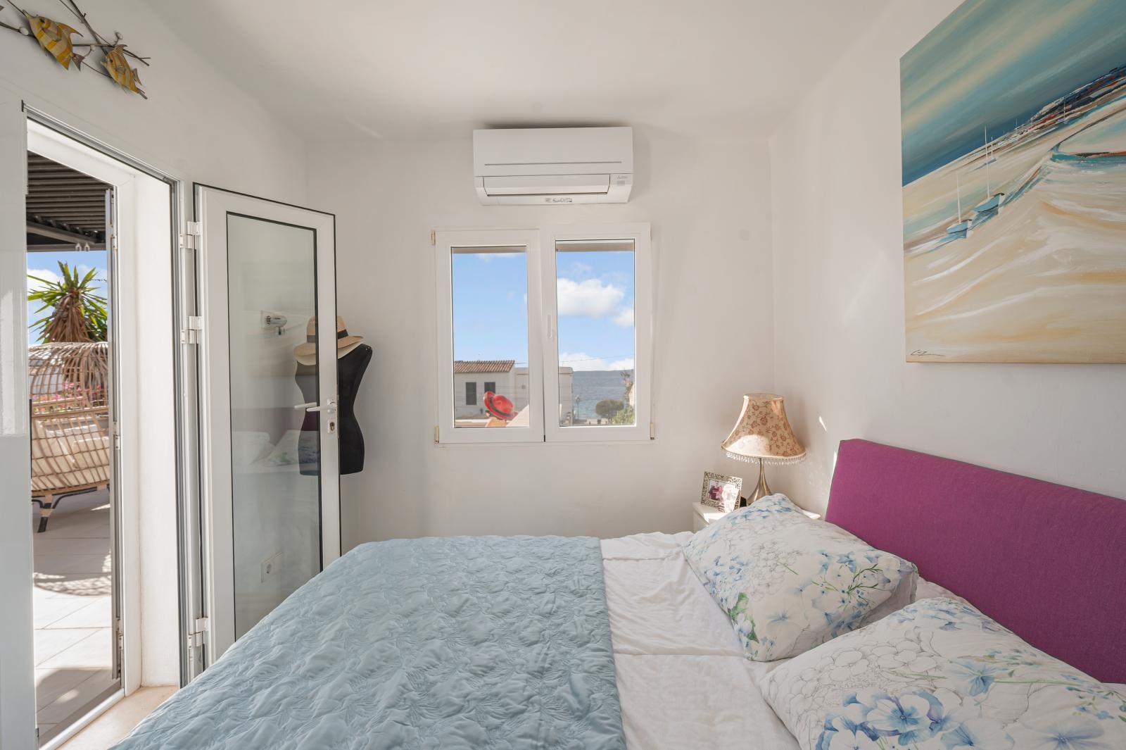 Beautiful, detached house with sea views, garden and two terraces in a good location in Sant Elm (12)