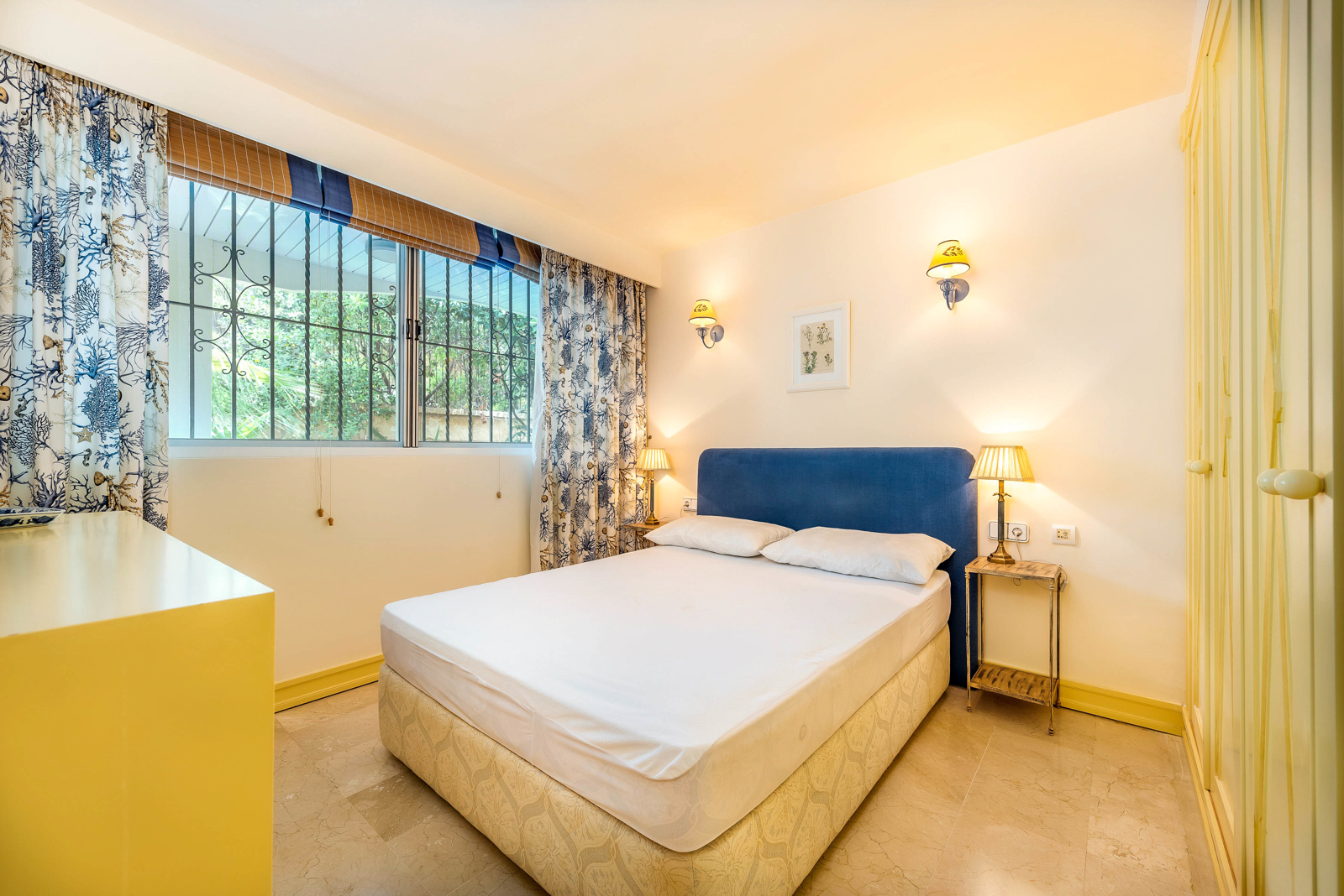 Bright apartment with partial seaview in luxury Puerto Portals, ref. 3410-43