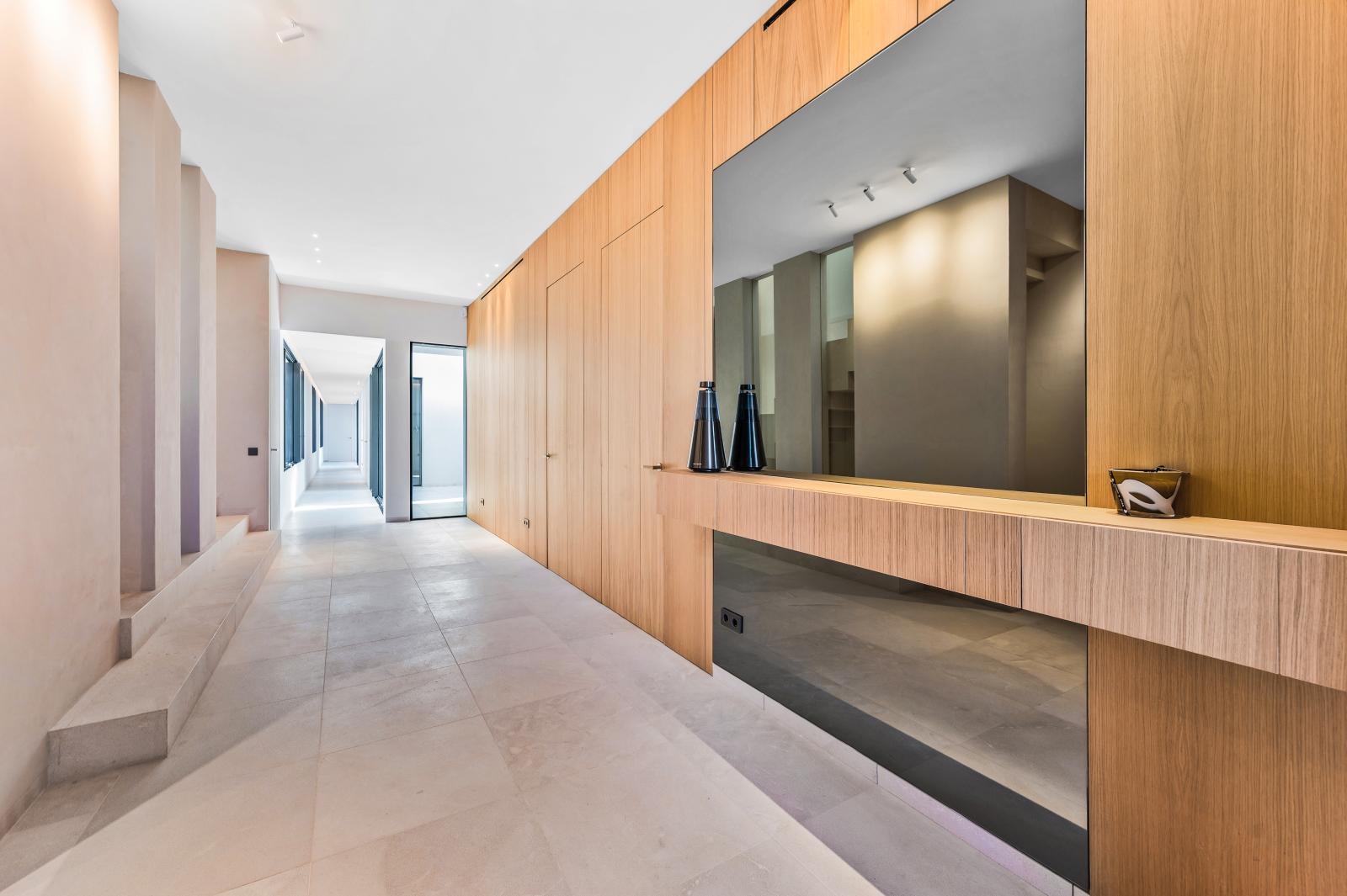 Luxurious newly built villa with sea views in Portals Nous, near the noble harbour and Palma (2)