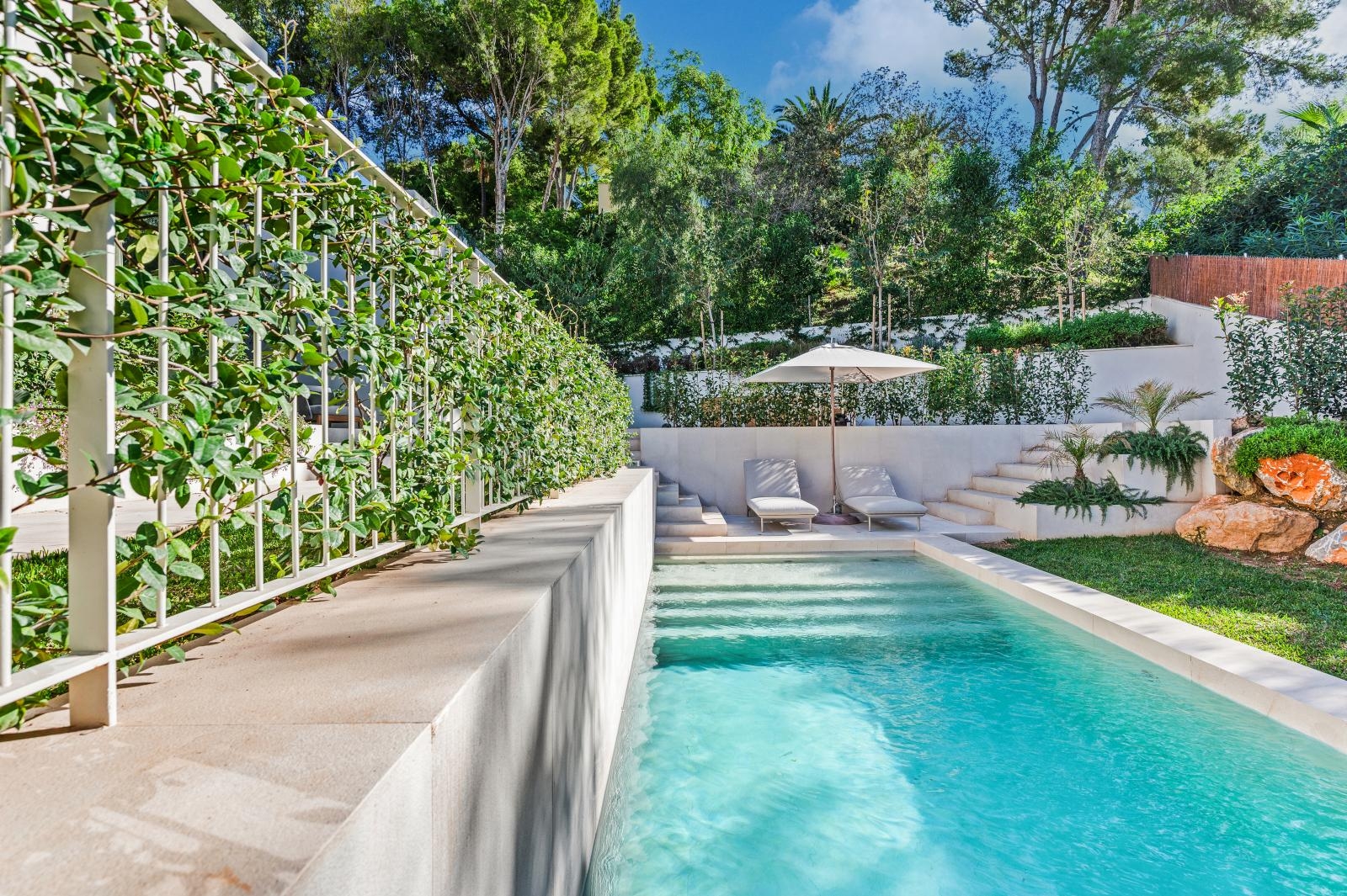 Luxurious newly built villa with sea views in Portals Nous, near the noble harbour and Palma (30)