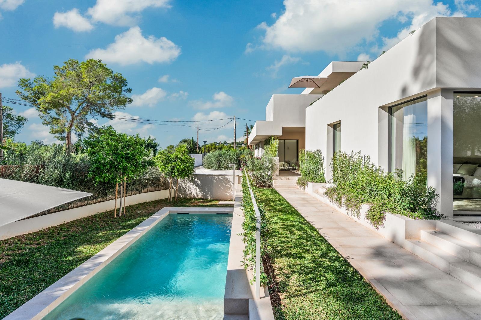 Luxurious newly built villa with sea views in Portals Nous, near the noble harbour and Palma (28)