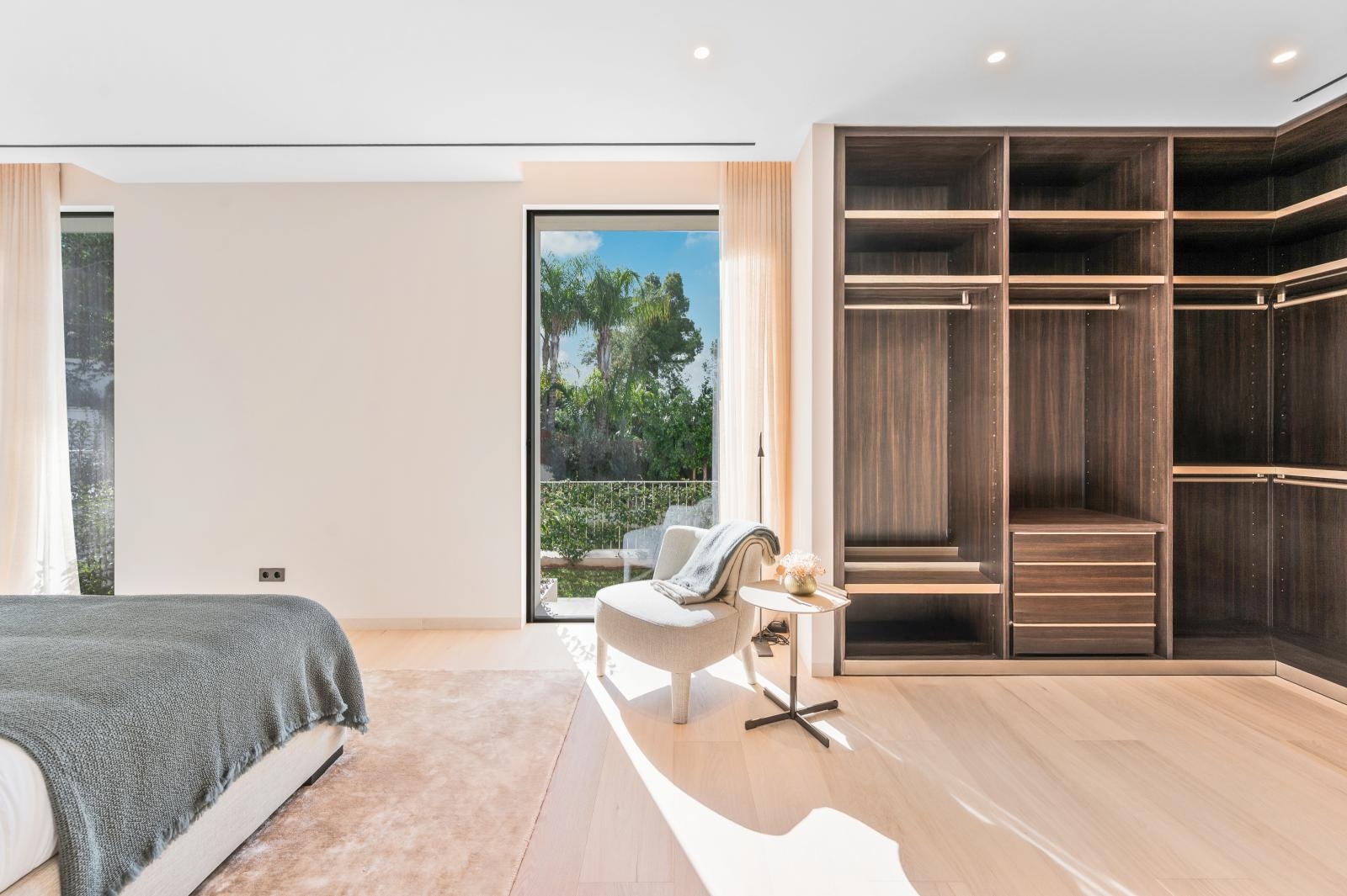 Luxurious newly built villa with sea views in Portals Nous, near the noble harbour and Palma (15)