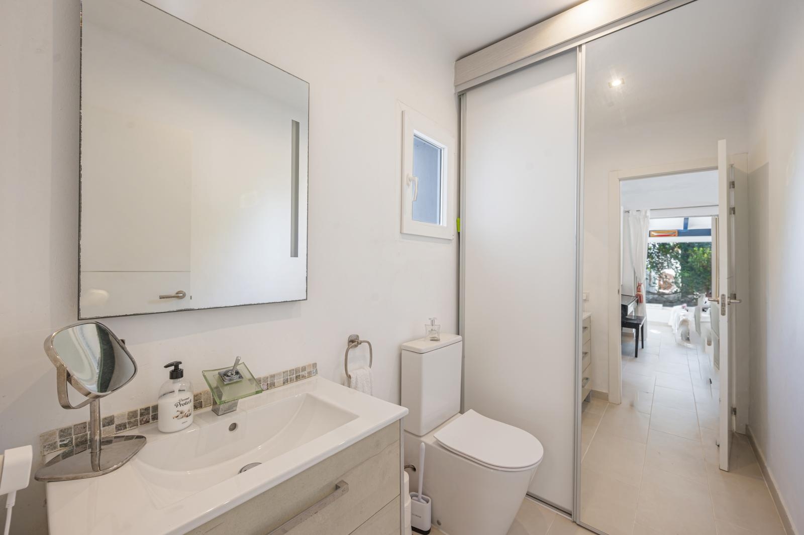 Beautiful, detached house with sea views, garden and two terraces in a good location in Sant Elm (3)