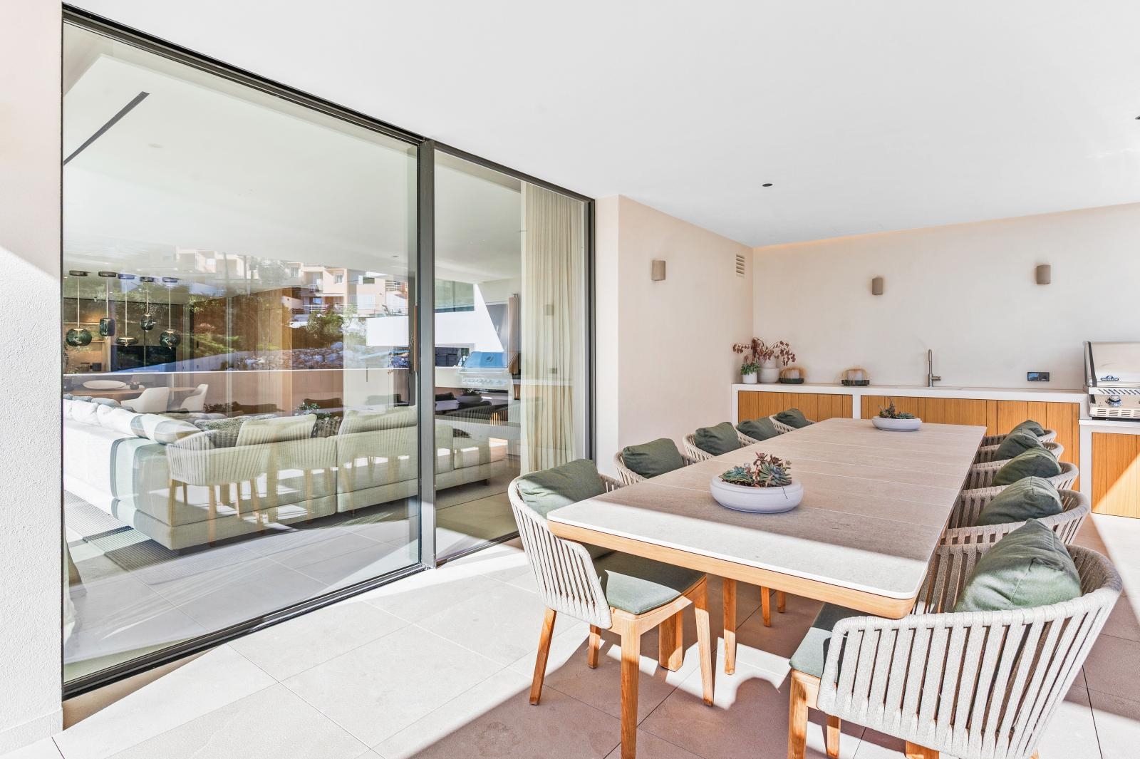 Luxurious newly built villa with sea views in Portals Nous, near the noble harbour and Palma (35)