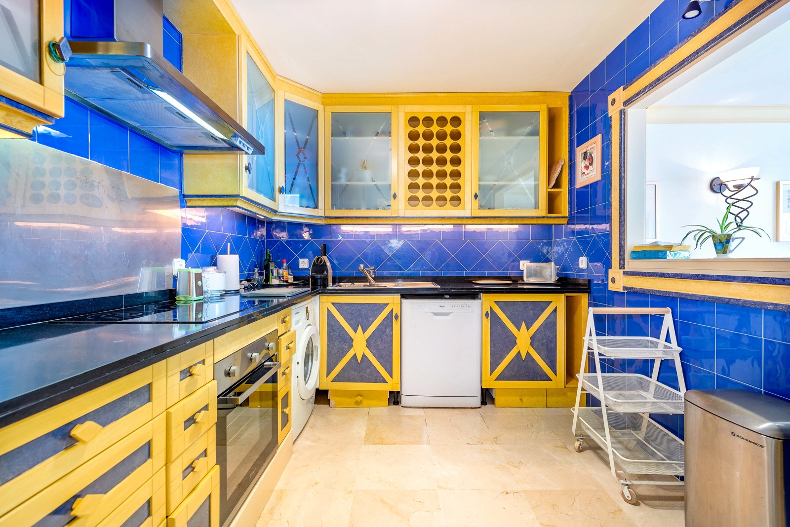 Bright apartment with partial seaview in luxury Puerto Portals, ref. 3410-43