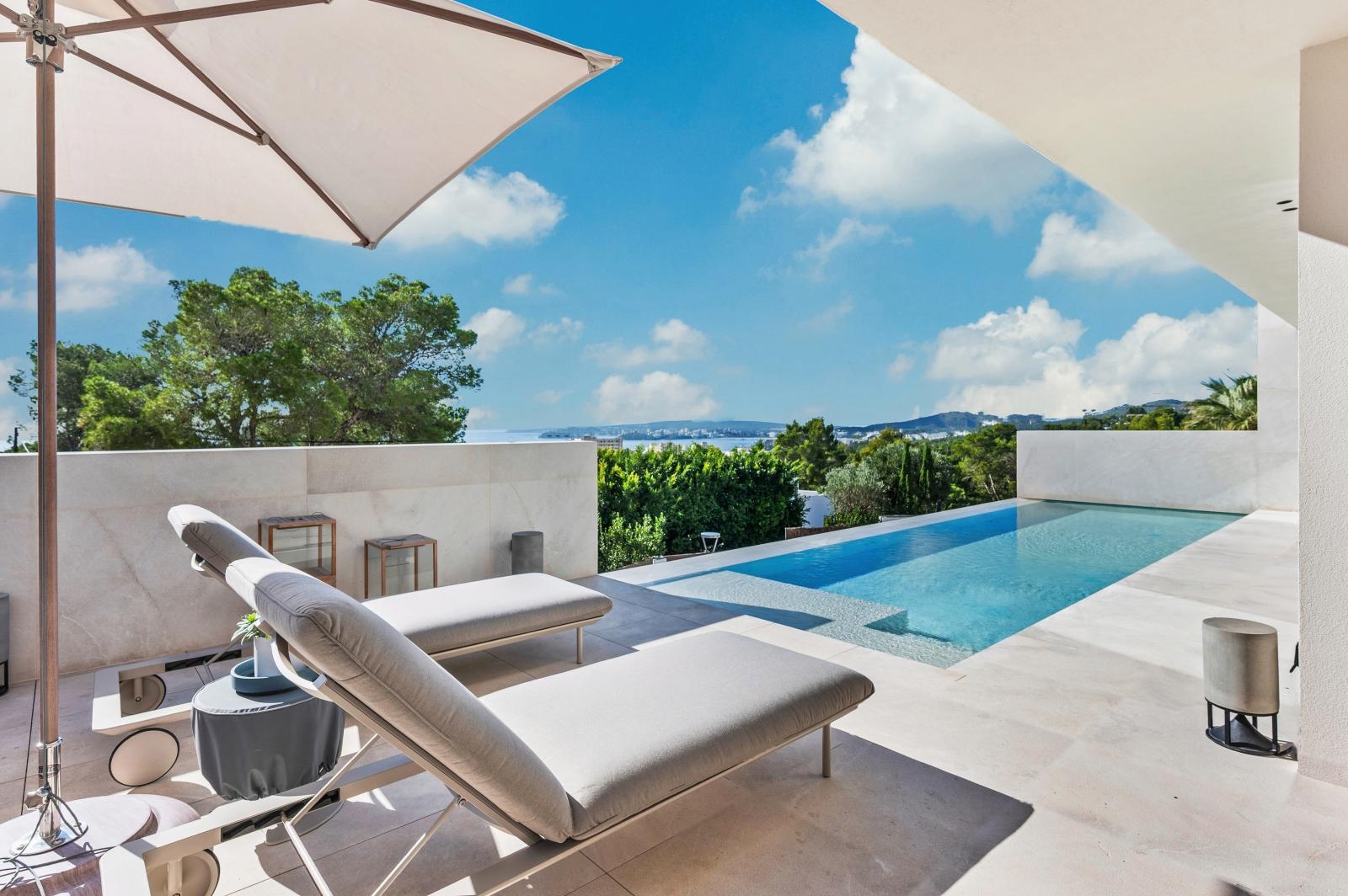 Luxurious newly built villa with sea views in Portals Nous, near the noble harbour and Palma (36)