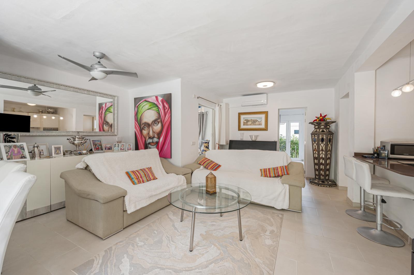 Beautiful, detached house with sea views, garden and two terraces in a good location in Sant Elm (2)