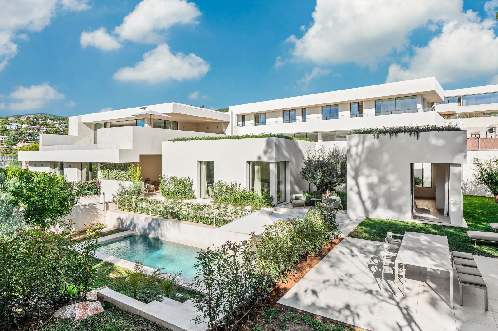 Luxurious newly built villa with sea views in Portals Nous, near the noble harbour and Palma (23)