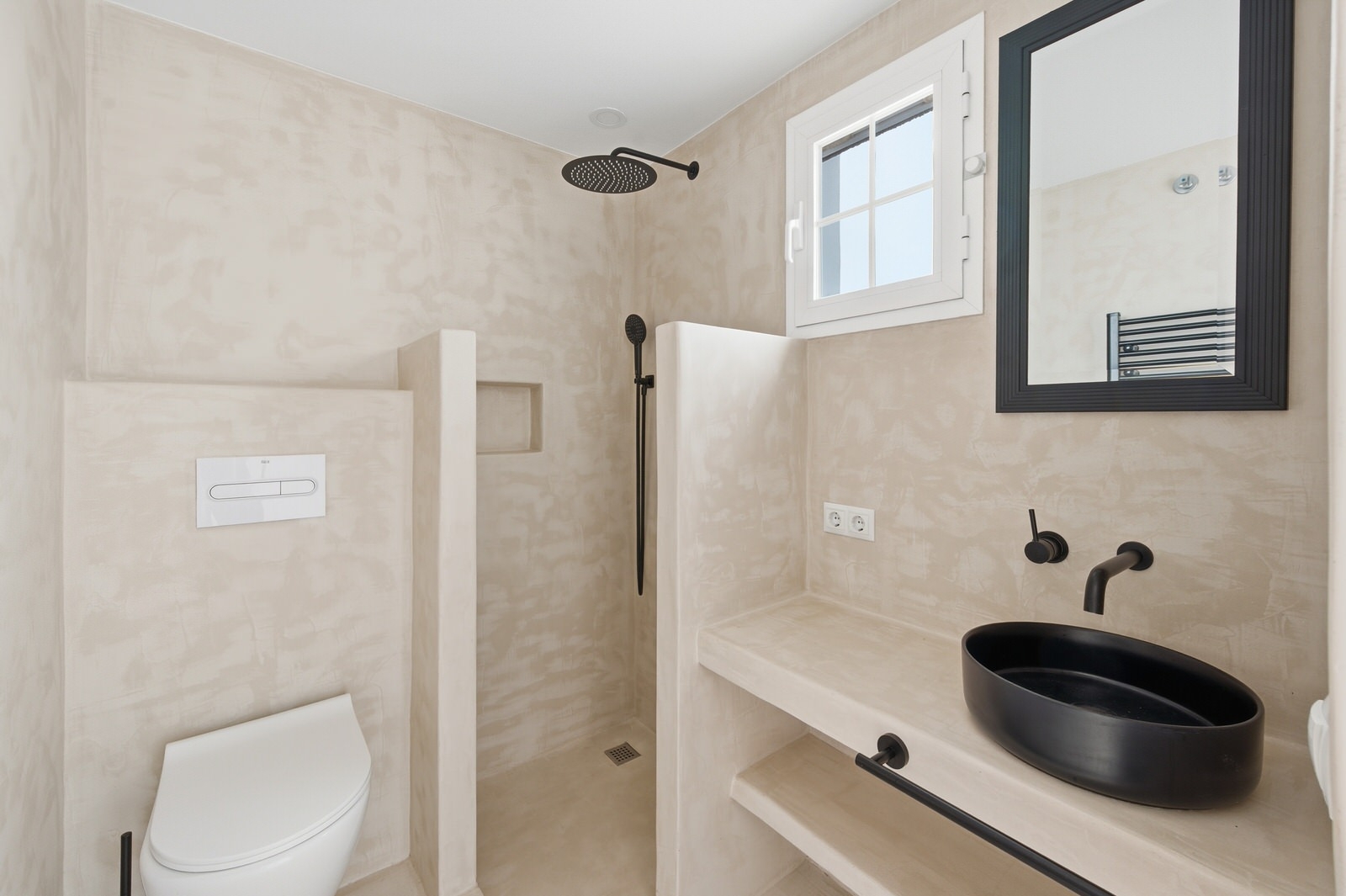 Modernized villa with Mediterranean charm, pool and garden in a quiet location of Santa Ponsa (19)