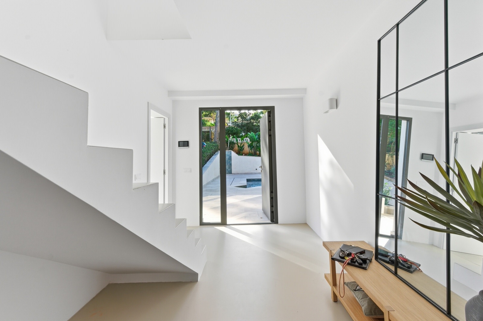 Stylish villa with sea views in a quiet location in Santa Ponsa (14)