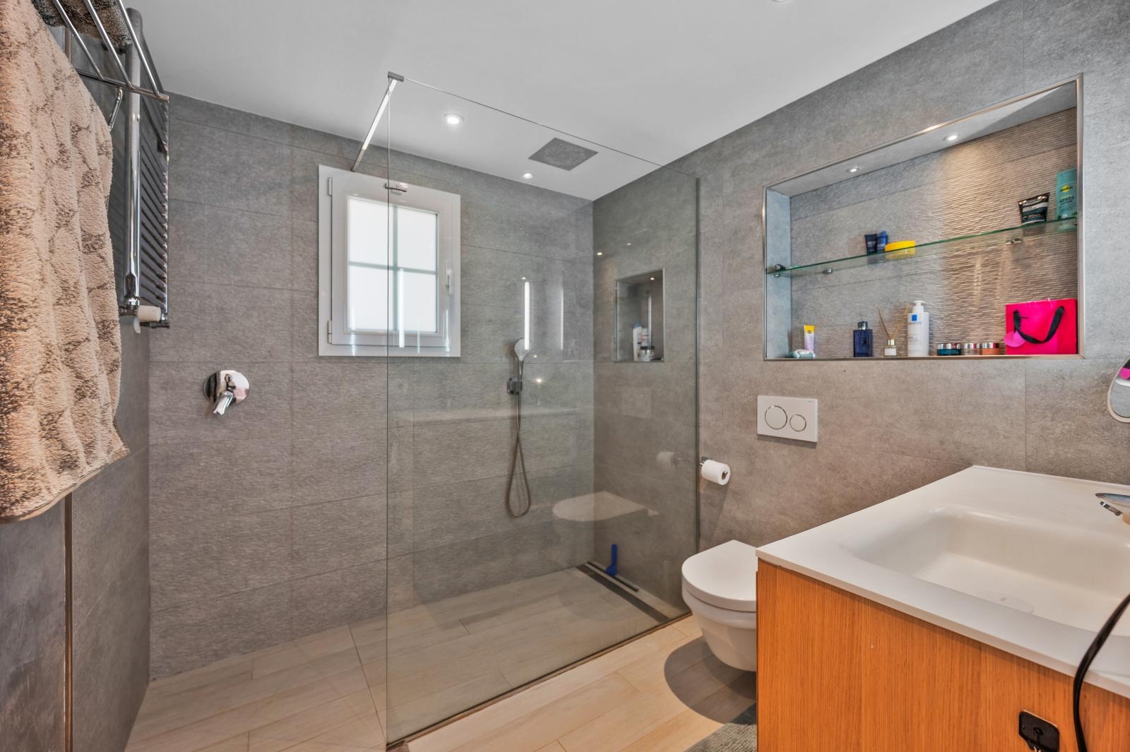 Modern garden apartment with spacious terrace in well-kept complex with pool in Nova Santa Ponsa (9)