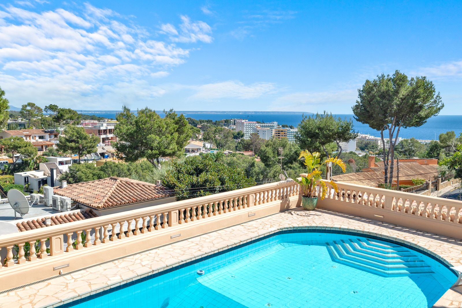 Seaview-villa in hillside location in Costa den Blanes above the luxury port Puerto Portals (22)