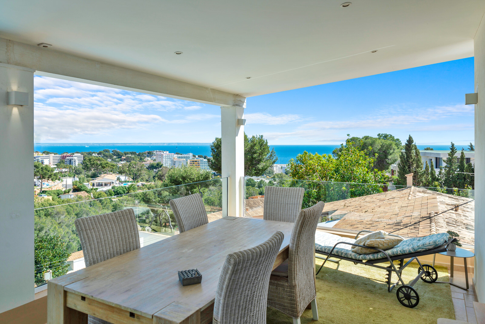 Seaview-villa in hillside location in Costa den Blanes above the luxury port Puerto Portals