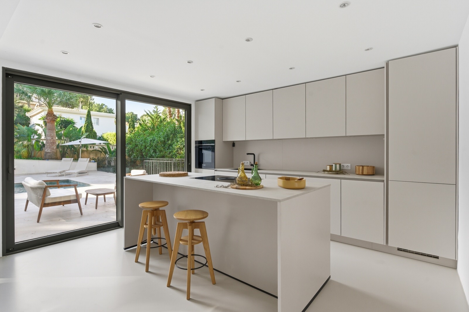 Stylish villa with sea views in a quiet location in Santa Ponsa (9)