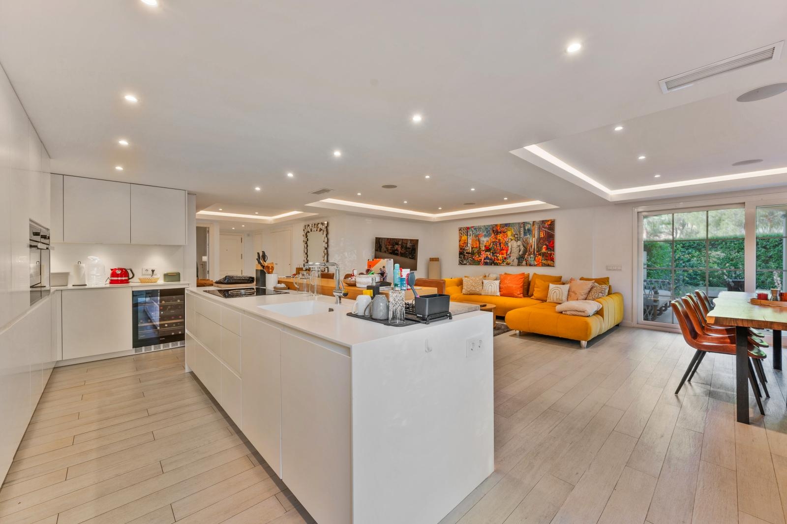 Modern garden apartment with spacious terrace in well-kept complex with pool in Nova Santa Ponsa (16)