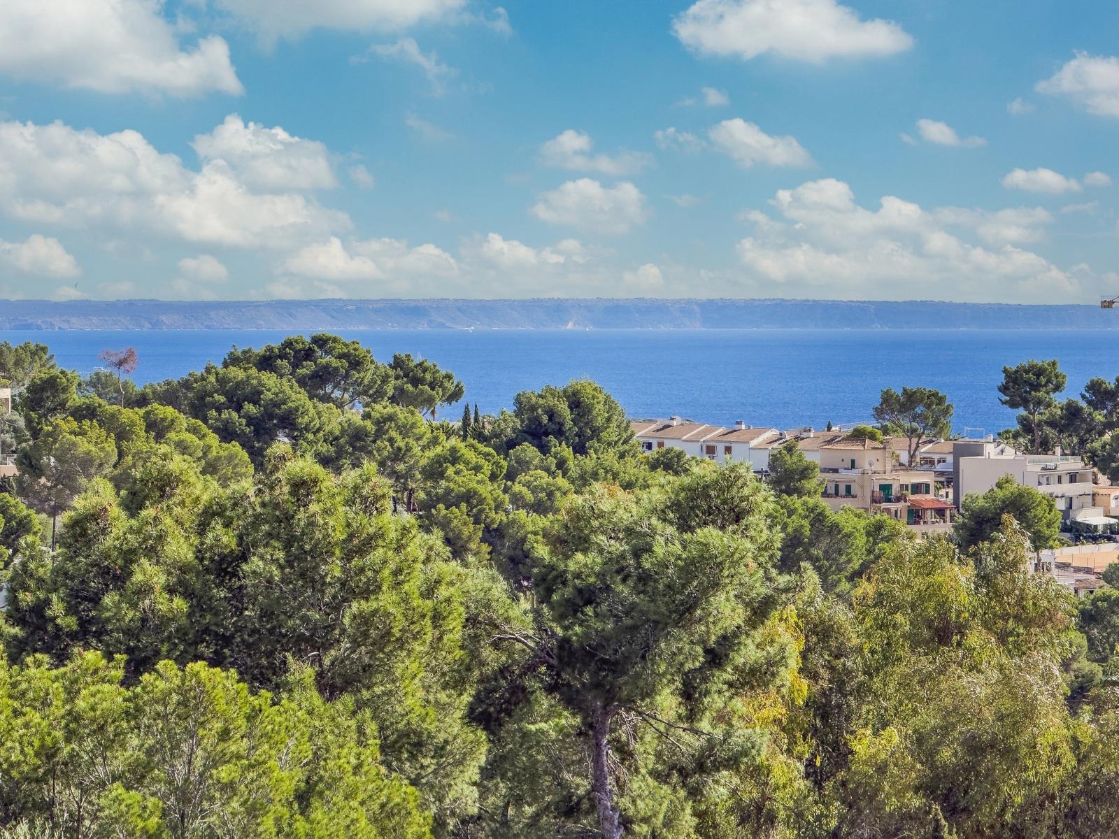 Modern garden apartment with spacious terrace in well-kept complex with pool in Nova Santa Ponsa (33)