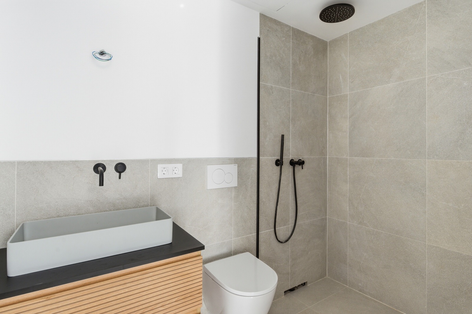 Stylish villa with sea views in a quiet location in Santa Ponsa (6)