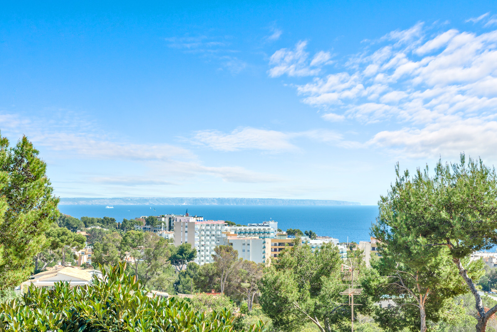 Seaview-villa in hillside location in Costa den Blanes above the luxury port Puerto Portals (21)