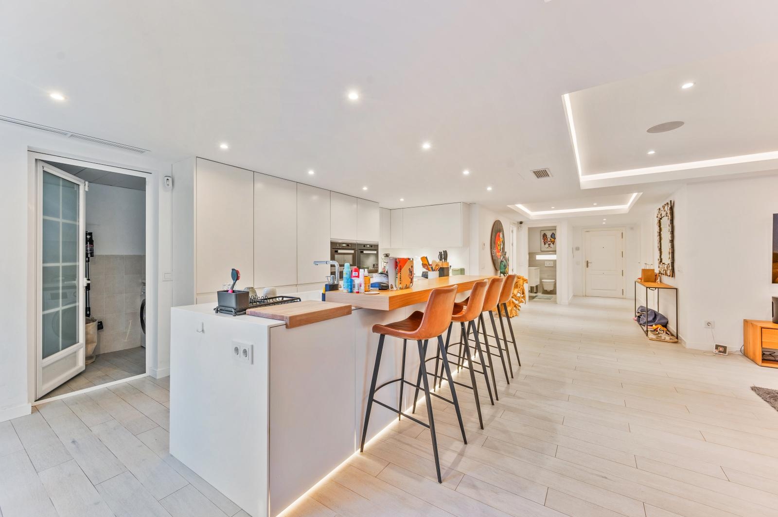 Modern garden apartment with spacious terrace in well-kept complex with pool in Nova Santa Ponsa (22)