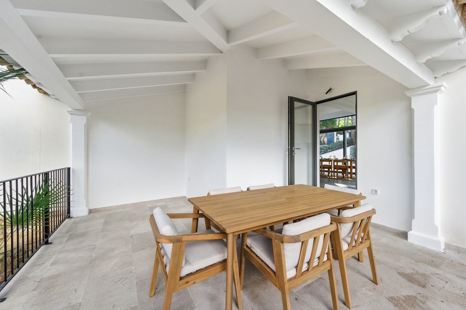 Stylish villa with sea views in a quiet location in Santa Ponsa (13)