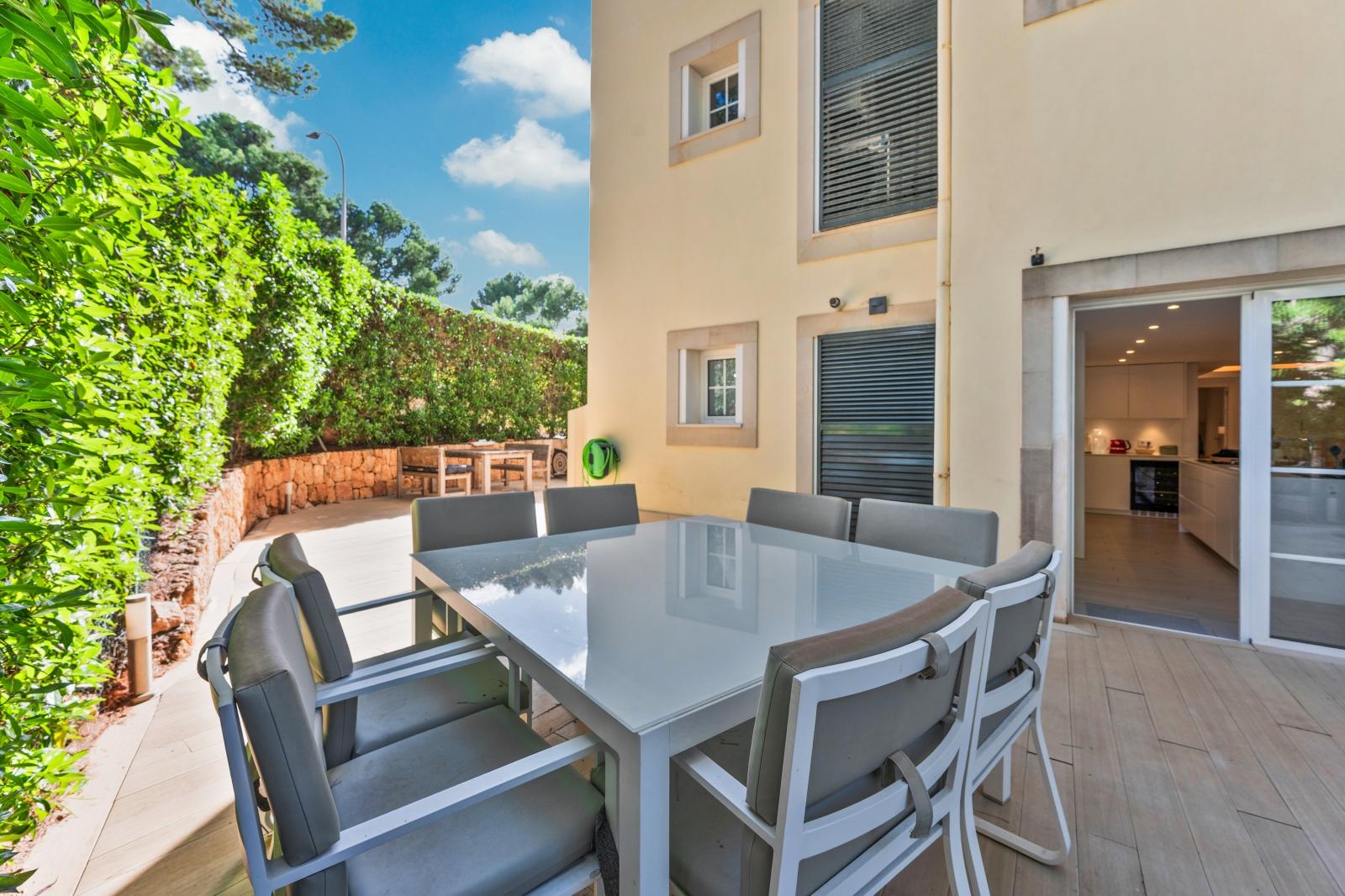 Modern garden apartment with spacious terrace in well-kept complex with pool in Nova Santa Ponsa (24)