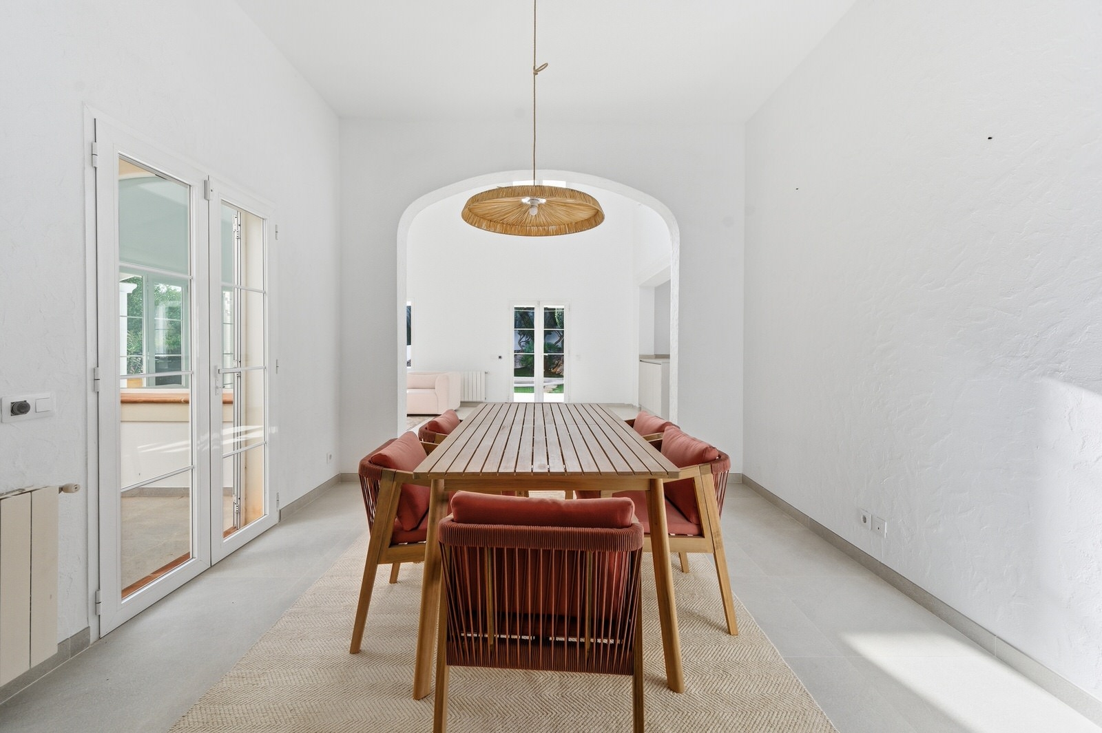 Modernized villa with Mediterranean charm, pool and garden in a quiet location of Santa Ponsa (4)