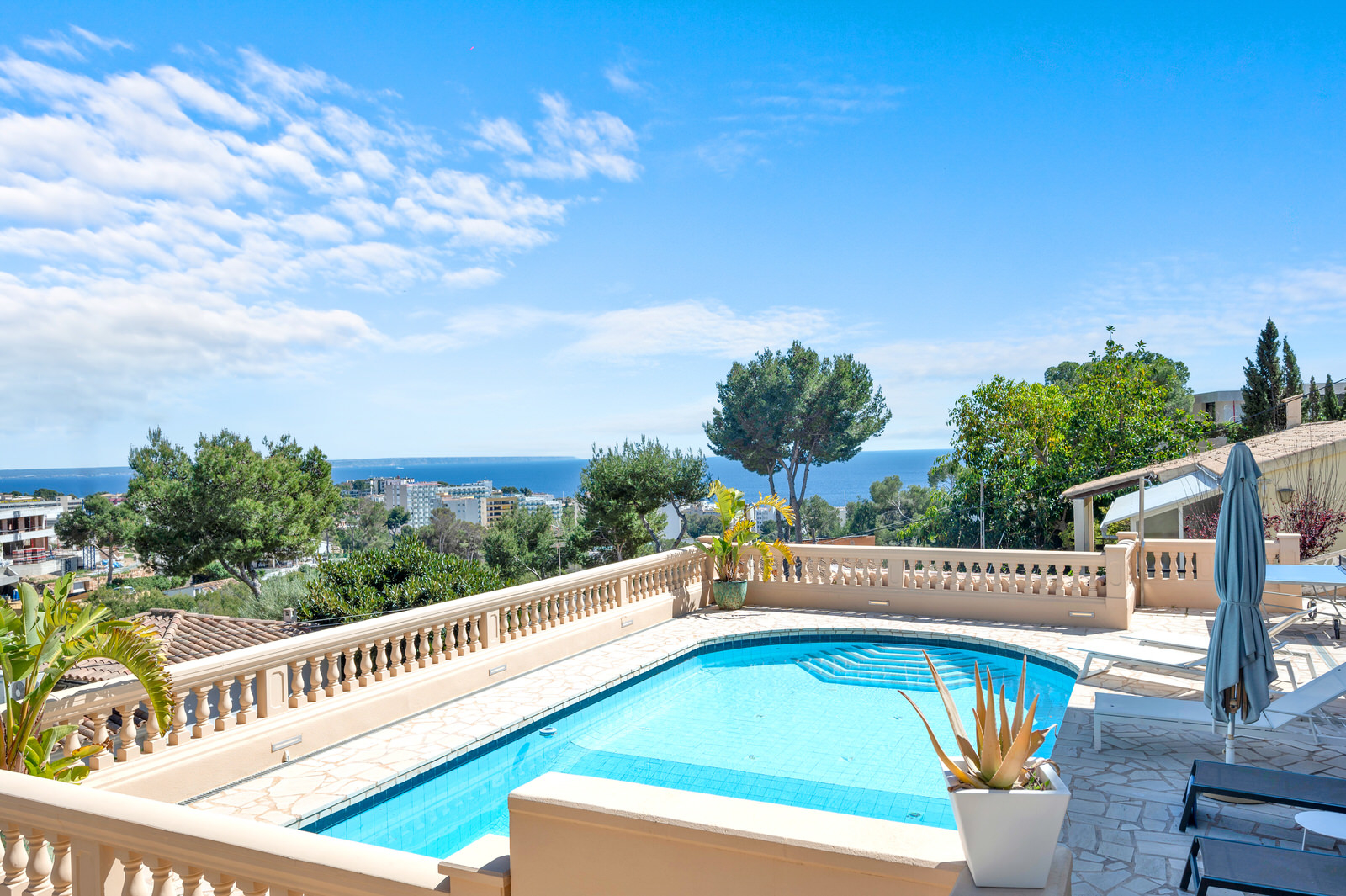 Seaview-villa in hillside location in Costa den Blanes above the luxury port Puerto Portals (1)