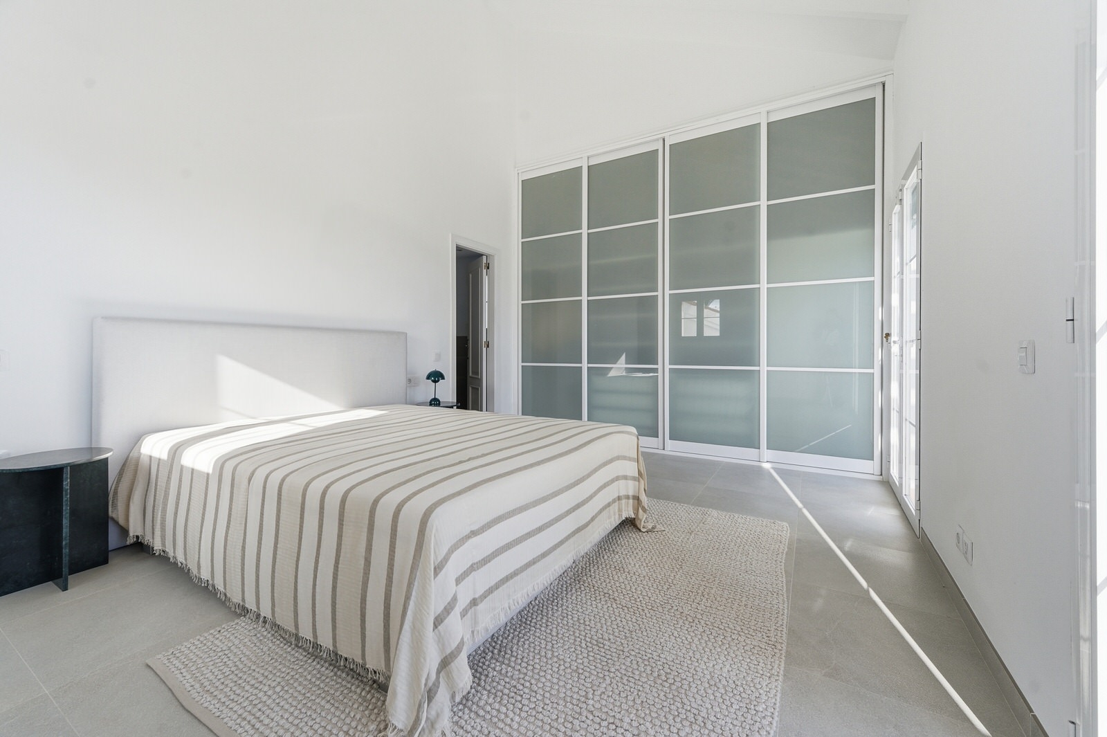 Modernized villa with Mediterranean charm, pool and garden in a quiet location of Santa Ponsa (2)