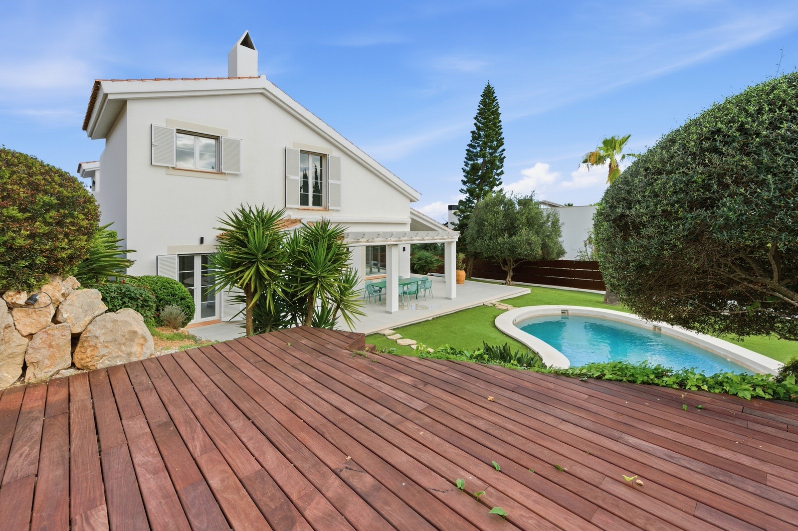 Modernized villa with Mediterranean charm, pool and garden in a quiet location of Santa Ponsa (17)